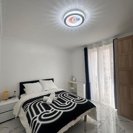 Superbe Appartement Renove Au Coeur De La Capitale Париж Екстериор снимка