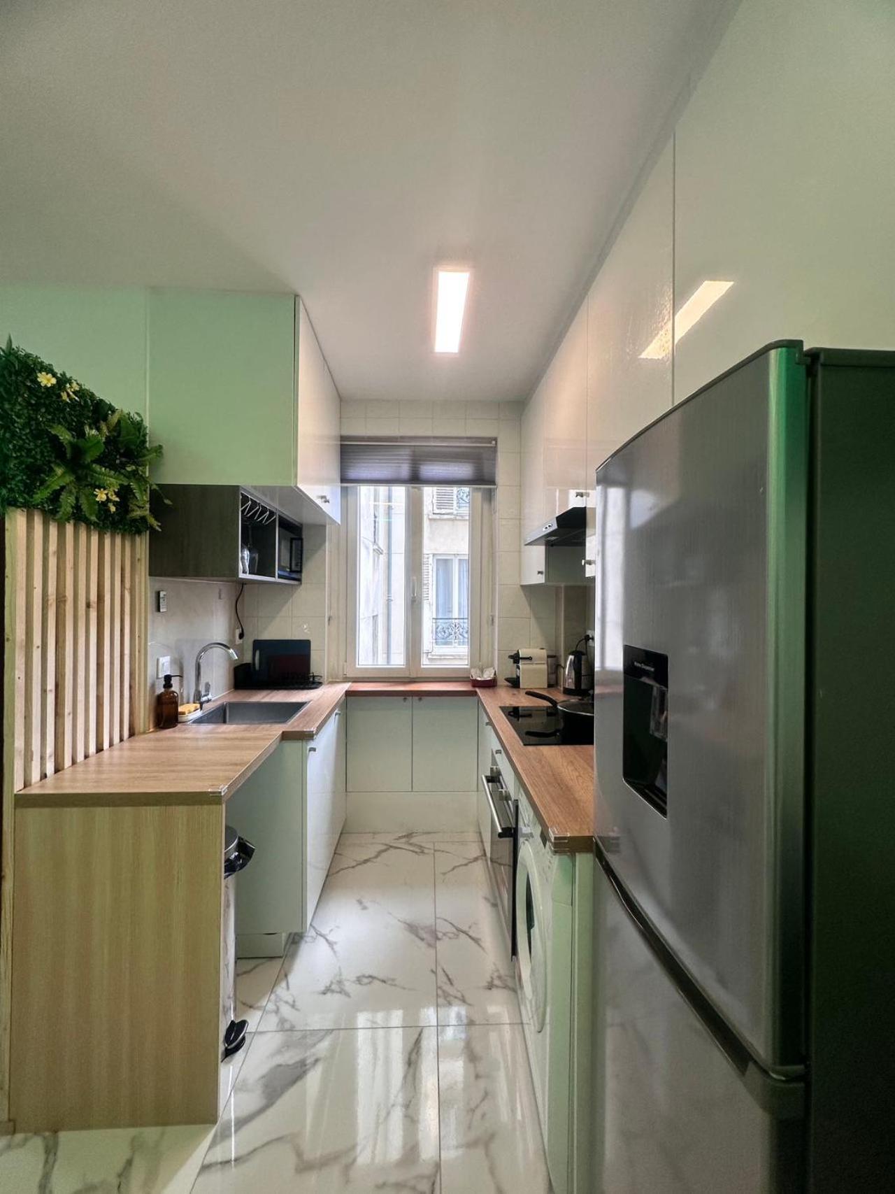 Superbe Appartement Renove Au Coeur De La Capitale Париж Екстериор снимка